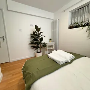 luxury-2-bhk-in-canary-wharf.brighton-hotels-england.com/